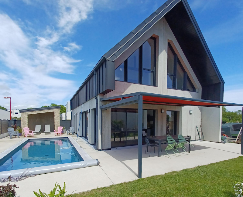 Construction maison et terrassement extérieur pour piscine